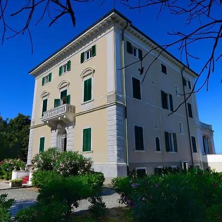 Villa Parisi Grand Hotel-3
