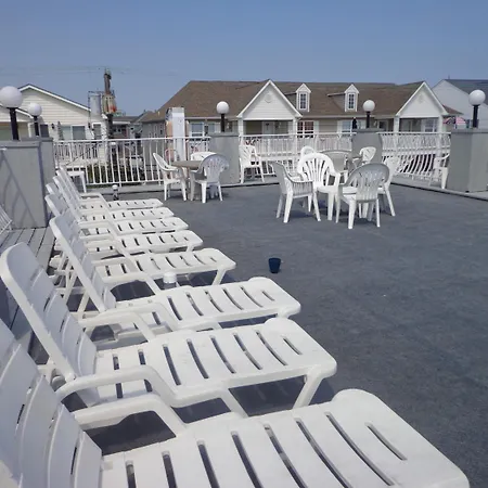 Quarterdeck Motel-3