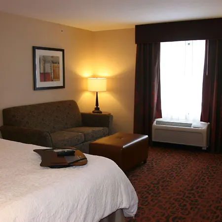 Hampton Inn And Suites Peru-3