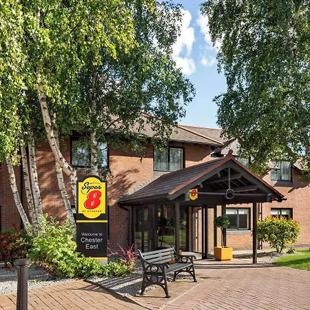 Super 8 By Wyndham Chester East-3