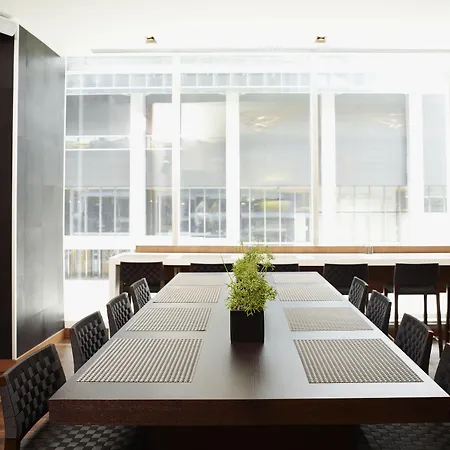 Le Germain Hotel Maple Leaf Square-2