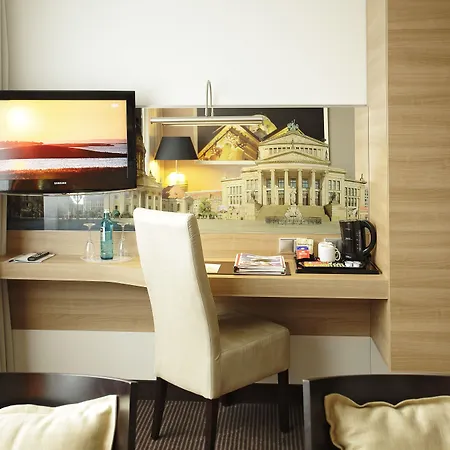 H4 Hotel Berlin Alexanderplatz-3