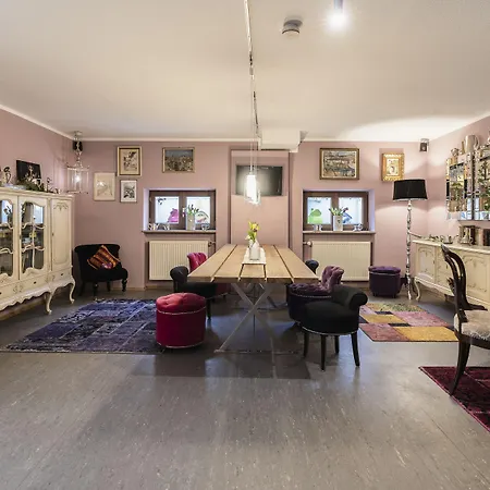 Villa Fantasia Budget Boutique Hotel-2