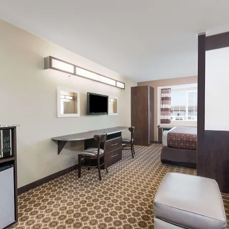 Microtel Inn & Suites By Wyndham Dickinson-3
