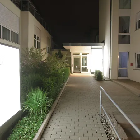Boardinghouse Home - Adults Only --3