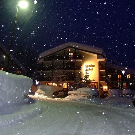 Hotel Alaska-3