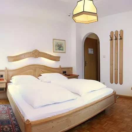 Hotel Dolomiti Madonna-3