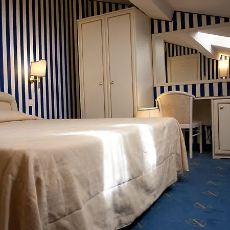 Hotel Navy-2