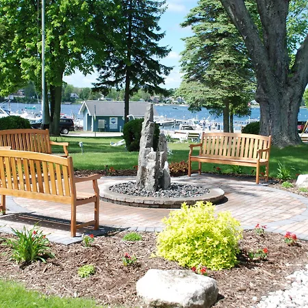 The Lodge At Leathem Smith-3