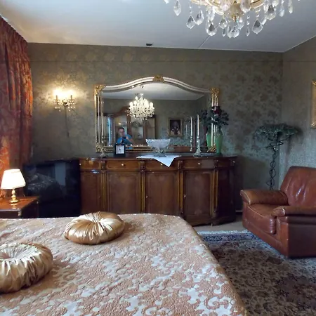 Weena House-2