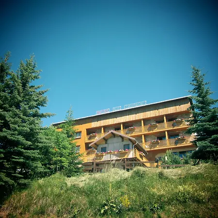 Hotels Les Catrems&Le Montagnou-2
