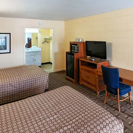 Star Hotel Cleveland-2