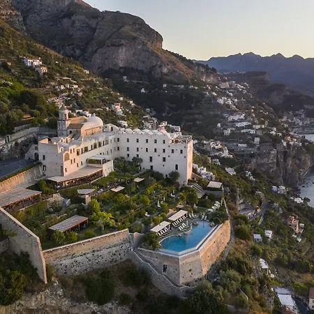 Monastero Santa Rosa Hotel&Spa-3