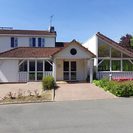 Kyriad Direct Trappes-2