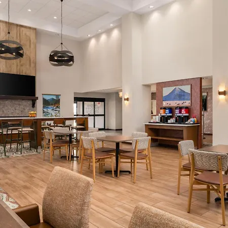 Hampton Inn & Suites Whitefish-2