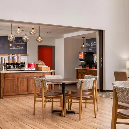 Hampton Inn & Suites Whitefish-3