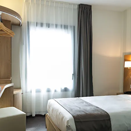 Hotel Le Pere Leon-2