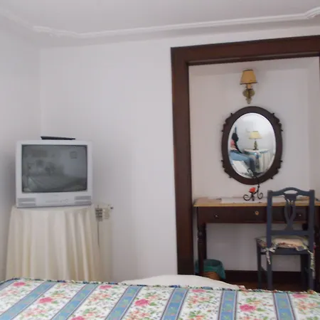 Casa De S. Thiago Do Castelo-2