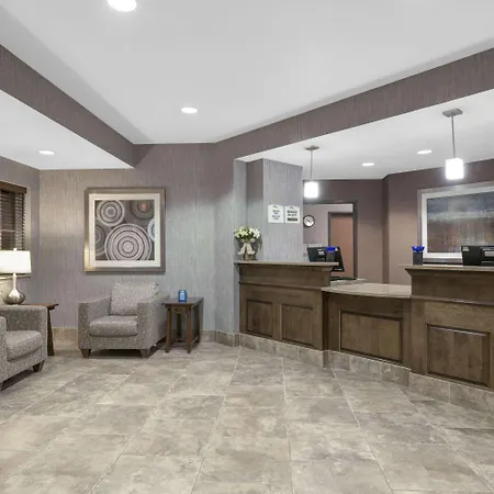 Baymont By Wyndham Minot-3