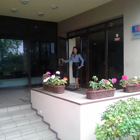 Sky High Hotel Airport 200 Meters From The Terminal-3
