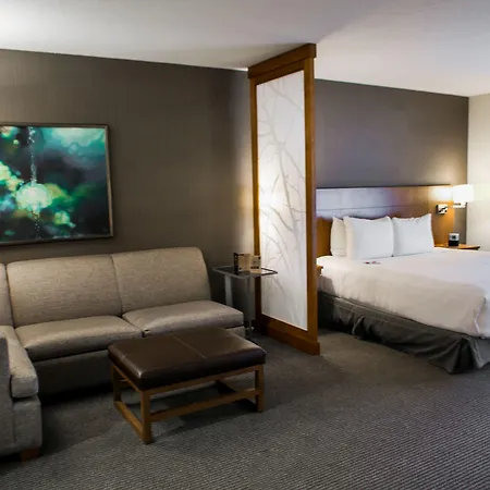 Hyatt Place Pensacola Airport-3