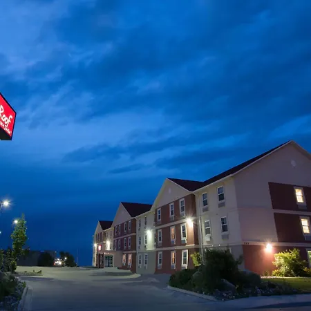Red Roof Inn & Suites Dickinson-2