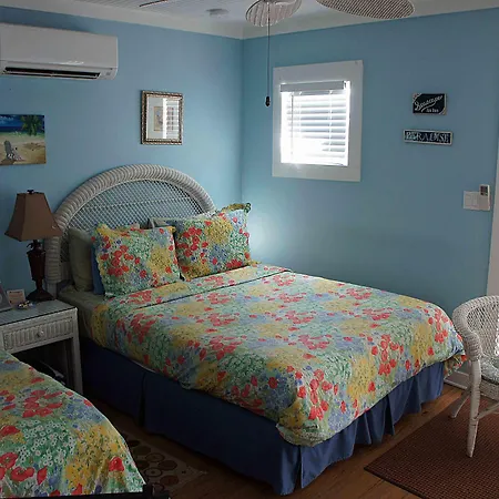 Seascape Tropical Inn (Adults Only)-3