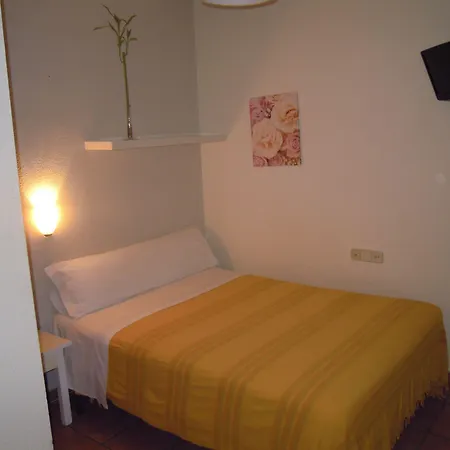 Hostal Moscatel-2