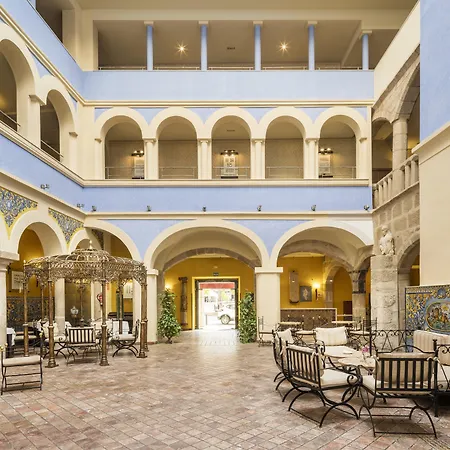 Hotel Ilunion Mérida Palace-3