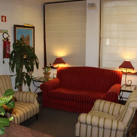 Albergaria Da Se Hostel & Lodge-3
