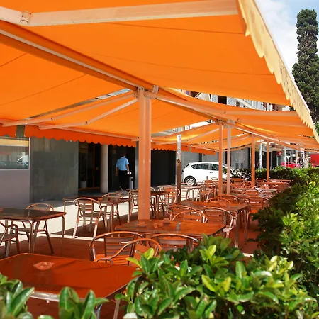 Hotel Flora Parc-2