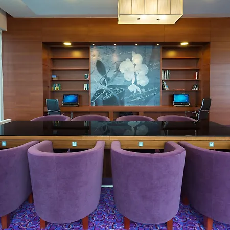 Hampton By Hilton Gdansk Airport-2