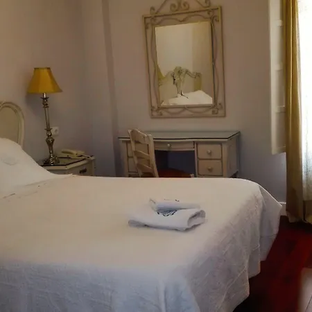 Le Petit Paris-2