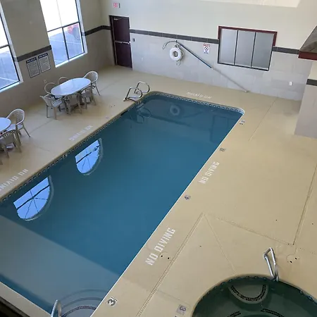 Brentwood Inn & Suites-2