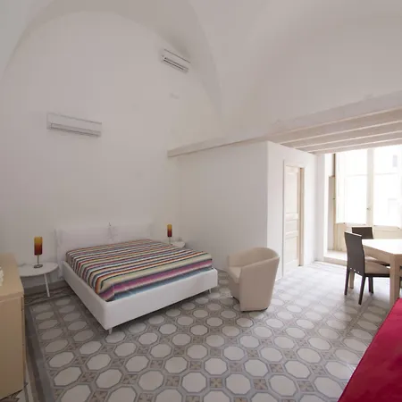 Relais Carlo V - Palazzo Storico-3