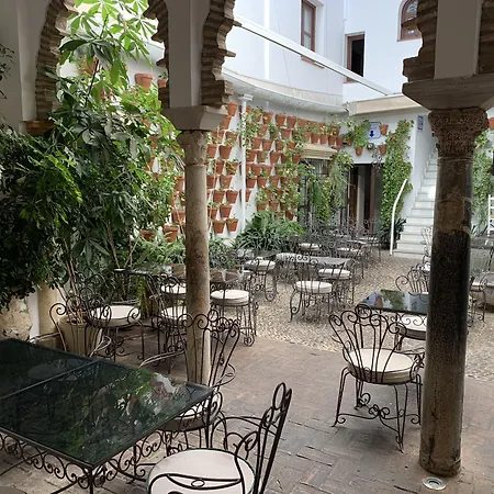 Hotel La Chiquita-3