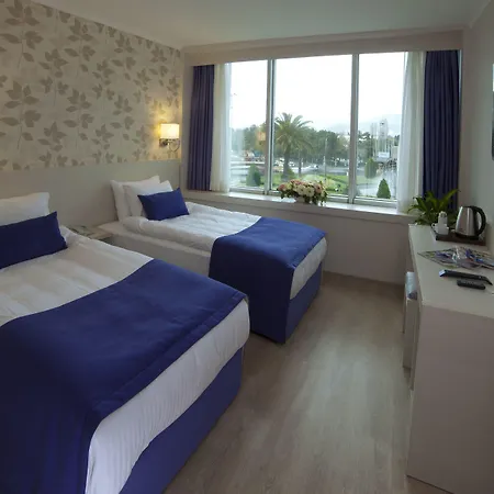Walk In Hotel-2