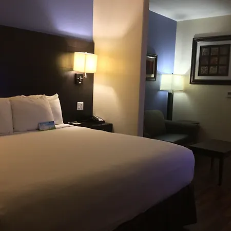 Days Inn & Suites By Wyndham Galveston West/Seawall-2