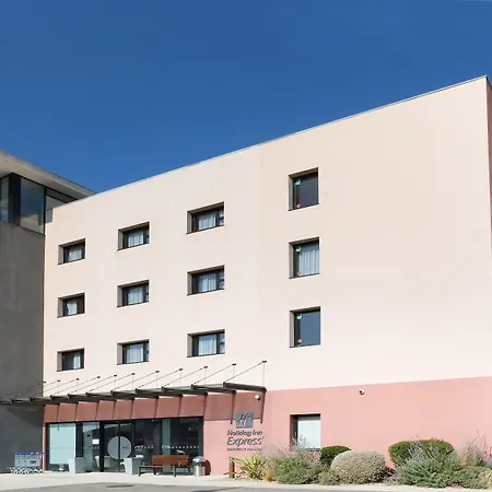 Holiday Inn Express - Marseille Airport By Ihg-2