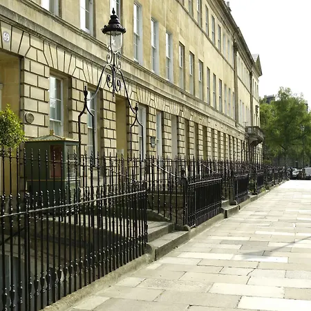 The Windsor Townhouse Air Conditioned Rooms-3
