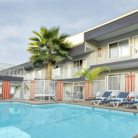 The Sojourn Los Angeles - Sherman Oaks-3