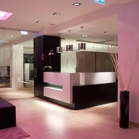 Pearl Design Hotel Frankfurt City-3