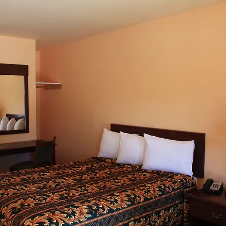 Gold Trail Motor Lodge-3