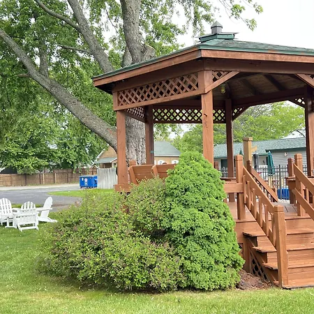 Viking Arms Inn - Ludington-3