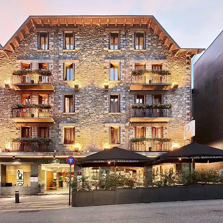 Hotel De L'Isard-3