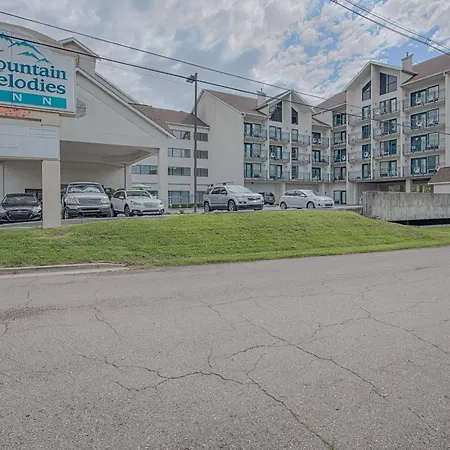 Best Western Plus Apple Valley Lodge Pigeon Forge-3