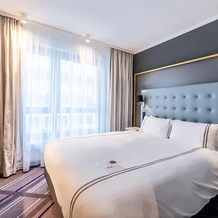 Premier Inn Saarbrücken City Centre-3
