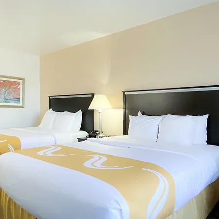 Quality Inn Vernal Near Dinosaur National Monument-3