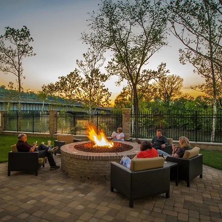 Courtyard By Marriott Charleston Downtown/Civic Center-3