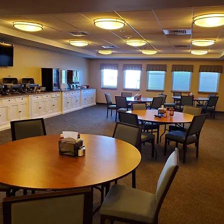 Clarion Hotel & Suites Williston-3